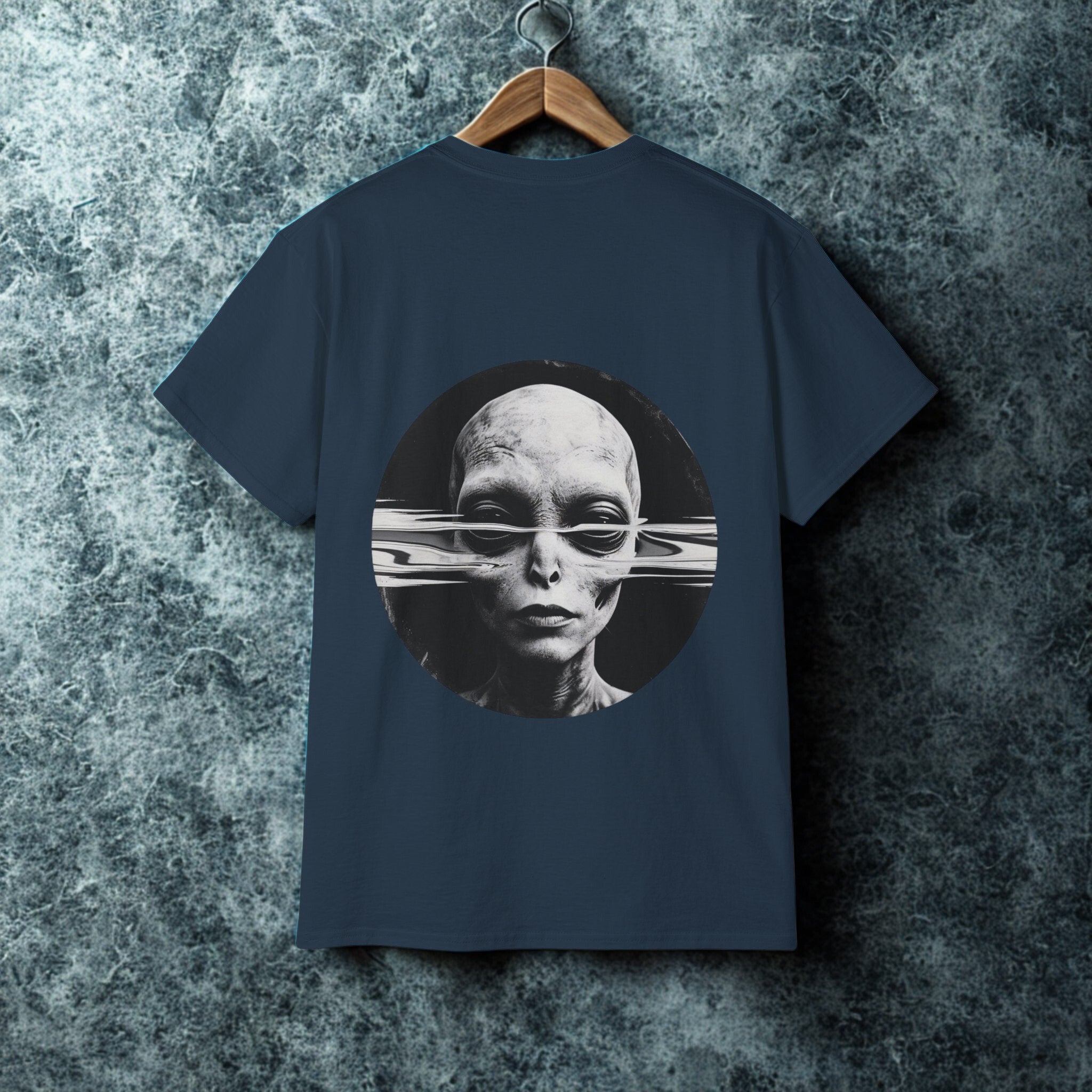 Alien Glitch T-Shirt – Retro Sci-Fi Graphic Tee | Oversized Streetwear