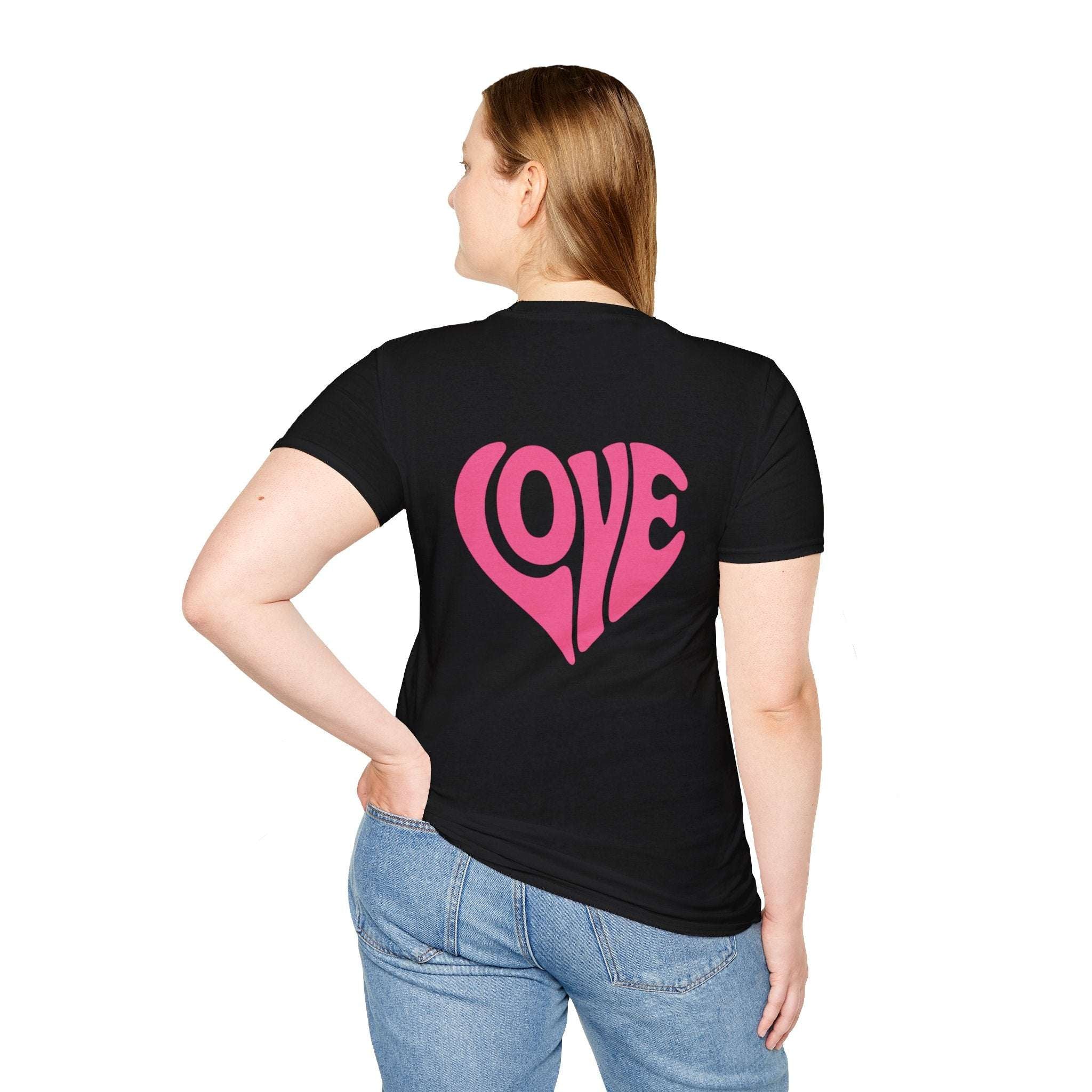 Vintage Love T-Shirt – Weiches Unisex Tee mit Herz-Design | Perfekt für Paare & Valentinstag