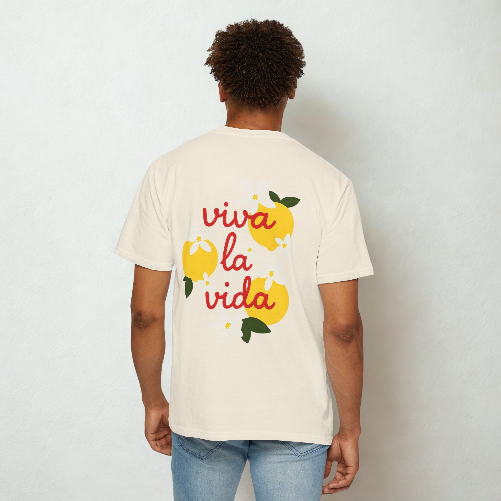 Viva La Vida Unisex T-Shirt – Sommer Vibes & Positive Energy | Bequemes Garment-Dyed Tee für Alltag & Freunde - HappymodernDesigns 