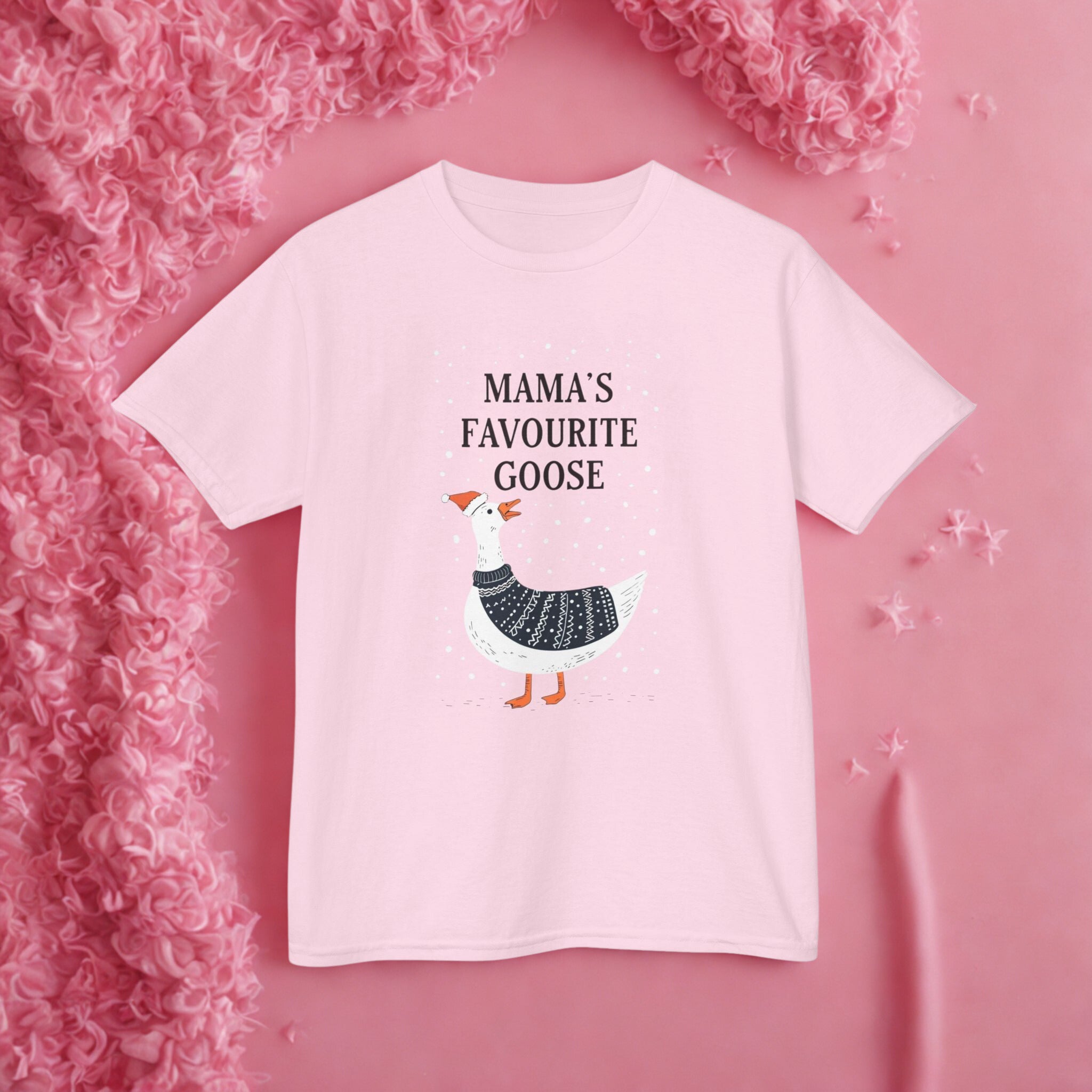 Kinder T-Shirt „Mama’s Favourite Goose“ – Süßes Gänse-Motiv Shirt für Kinder | Geschenkidee - HappymodernDesigns 