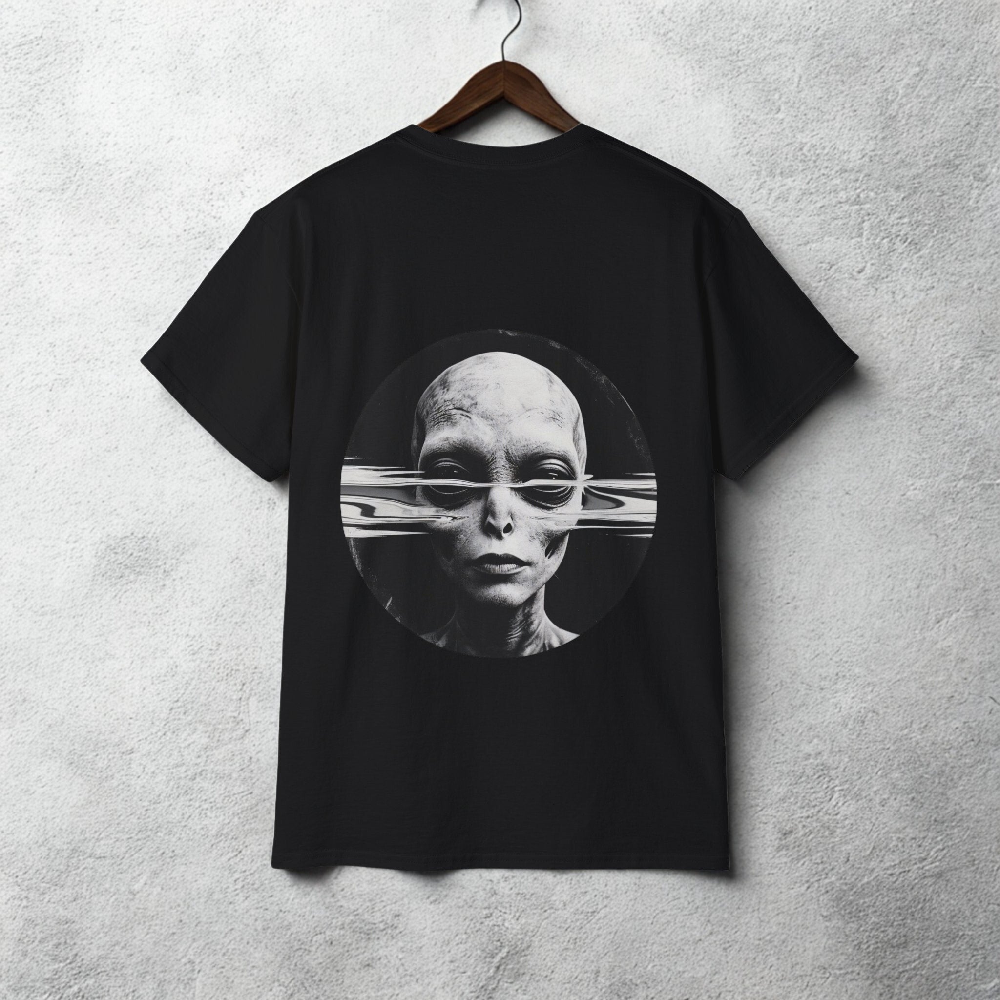 Alien Glitch T-Shirt – Retro Sci-Fi Graphic Tee | Oversized Streetwear