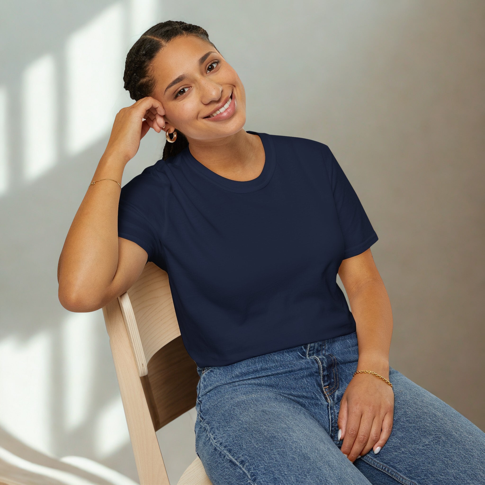 Vintage Love T-Shirt – Weiches Unisex Tee mit Herz-Design | Perfekt für Paare & Valentinstag - HappymodernDesigns 