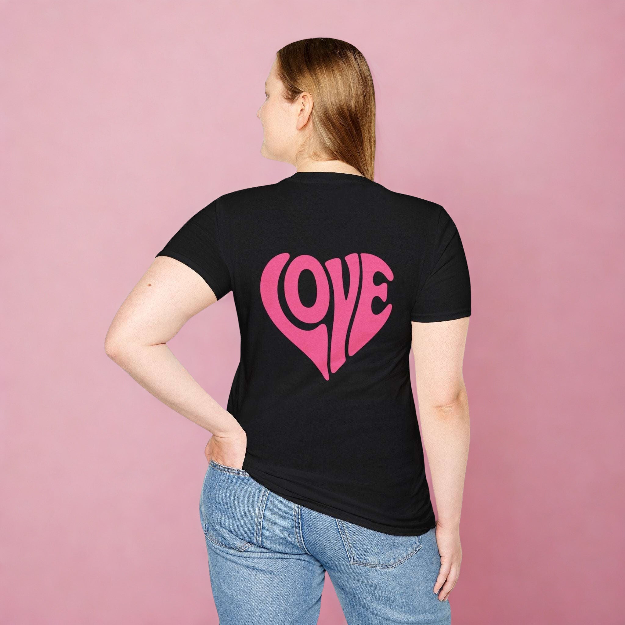 Vintage Love T-Shirt – Weiches Unisex Tee mit Herz-Design | Perfekt für Paare & Valentinstag - HappymodernDesigns 