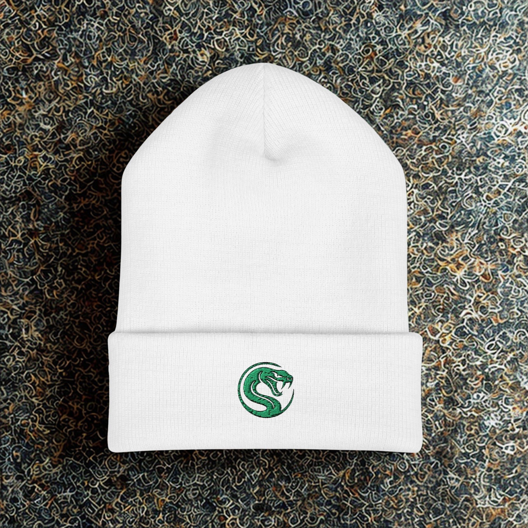 Gestickte Green Snake Logo Beanie – Warme Cuffed Wintermütze in Streetwear-Style - HappymodernDesigns 