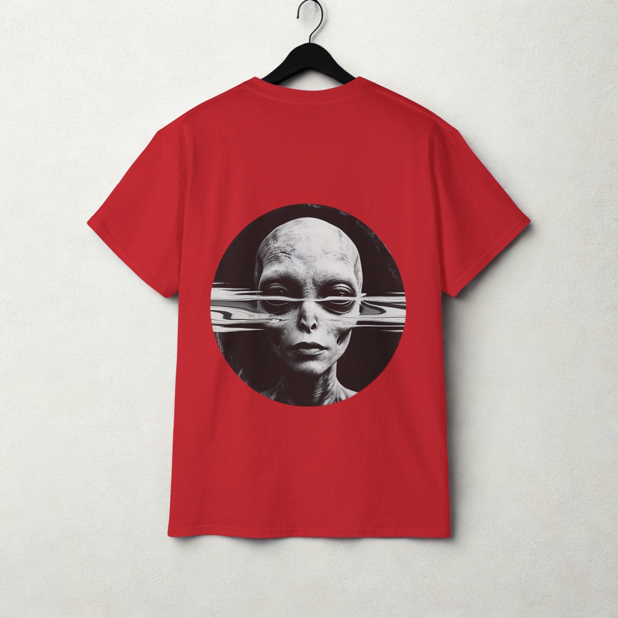 Alien Glitch T-Shirt – Retro Sci-Fi Graphic Tee | Oversized Streetwear