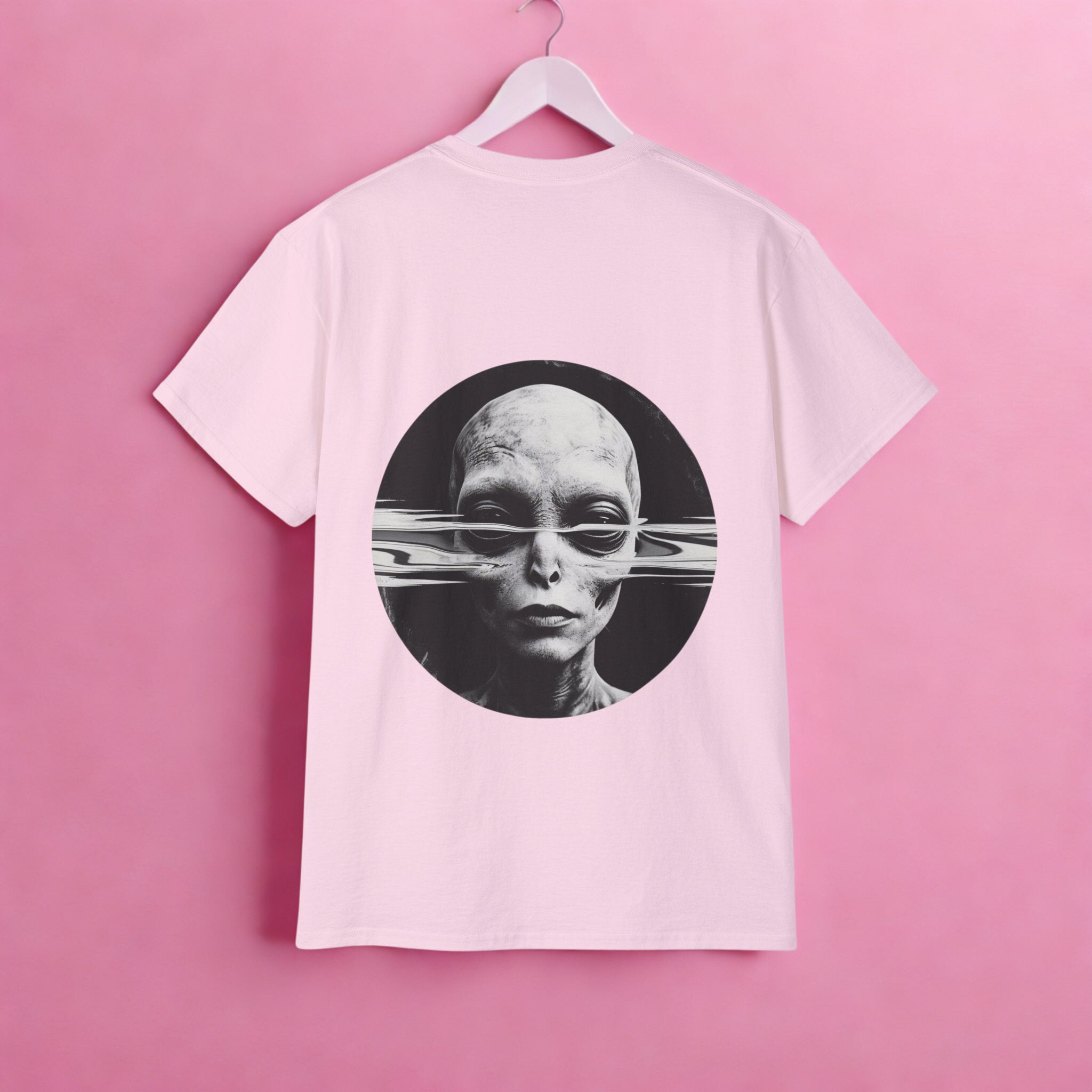 Alien Glitch T-Shirt – Retro Sci-Fi Graphic Tee | Oversized Streetwear